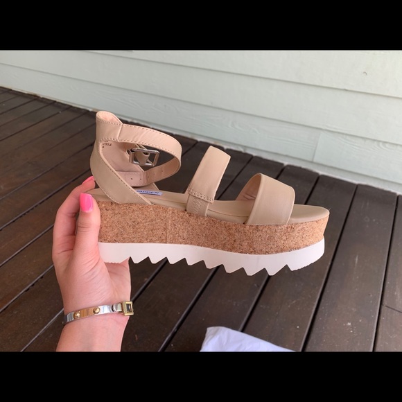 Steve Madden Kirsten Platforms - Picture 3 of 5